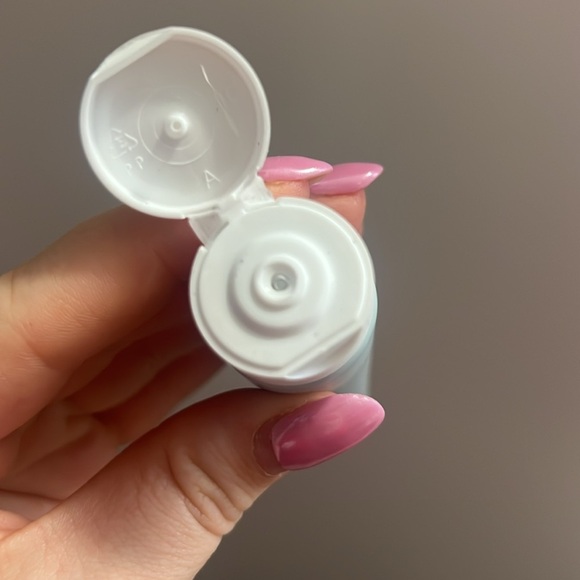 Evio Beauty Pore-fect primer - Picture 3 of 3